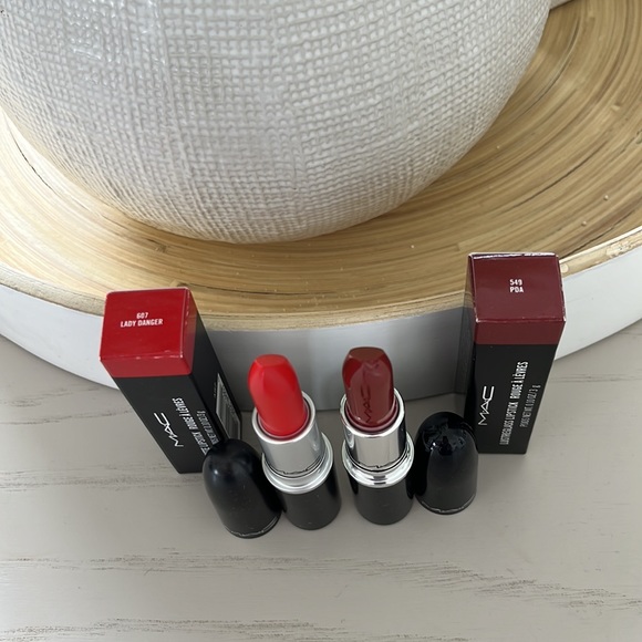 2 Mac lipsticks - Picture 2 of 5